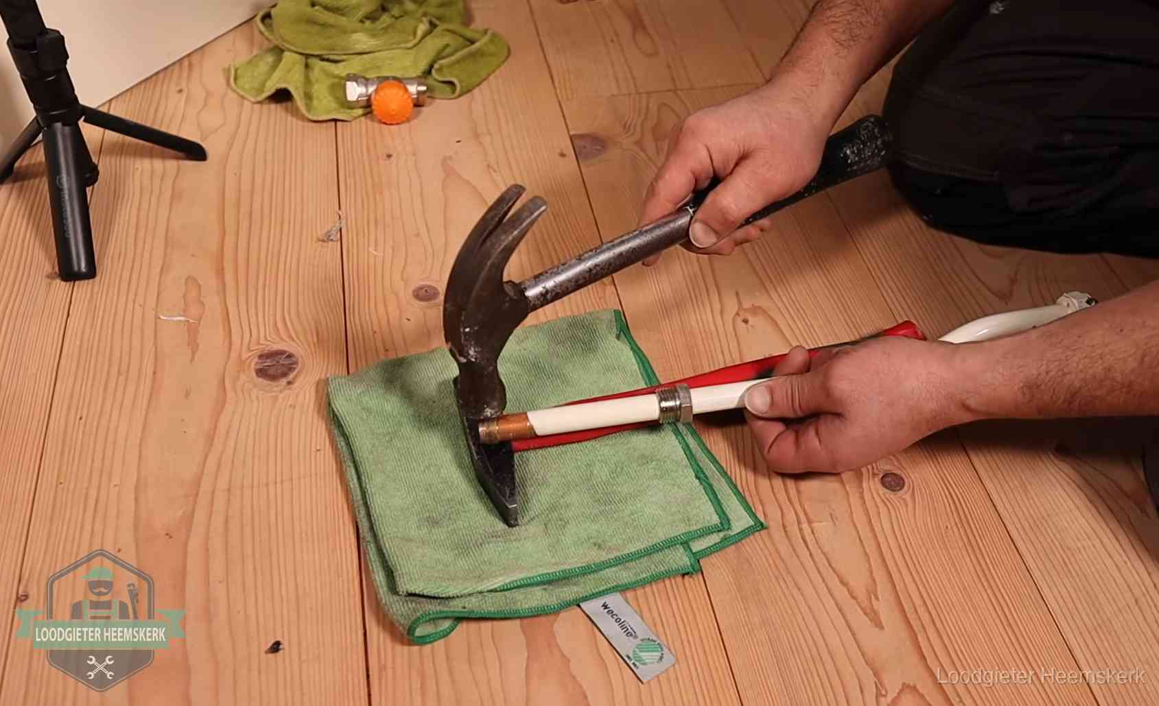 Geimproviseerd gereedschap bij een klus in Heemskerk, een teken om op te letten wie je binnenhaalt